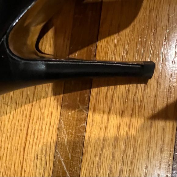 Charles David Pompadour Black Leather 4” Almond Toe Pumps With Box Size 7 - Picture 5 of 8